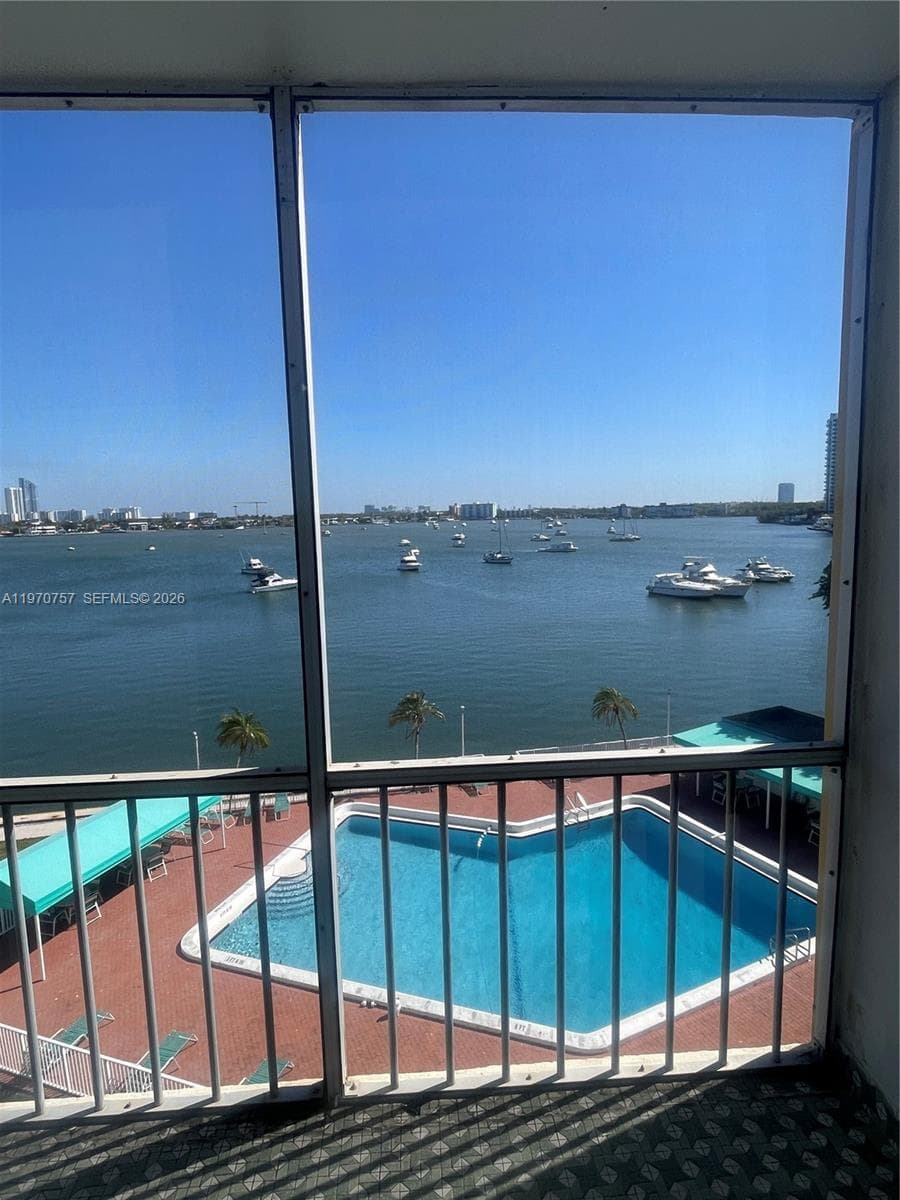 2910 Point East Dr # M511, Aventura, FL 33160 — zdjęcie 3