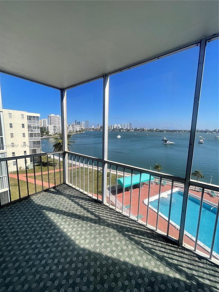 2910 Point East Dr # M511, Aventura, FL 33160 — zdjęcie 4