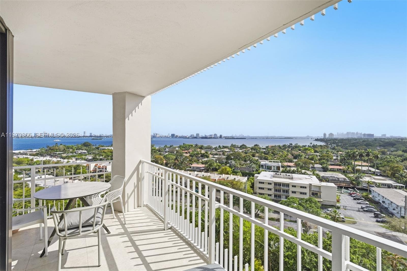 2000 Towerside Ter # 1408, Miami, FL 33138 — zdjęcie 3