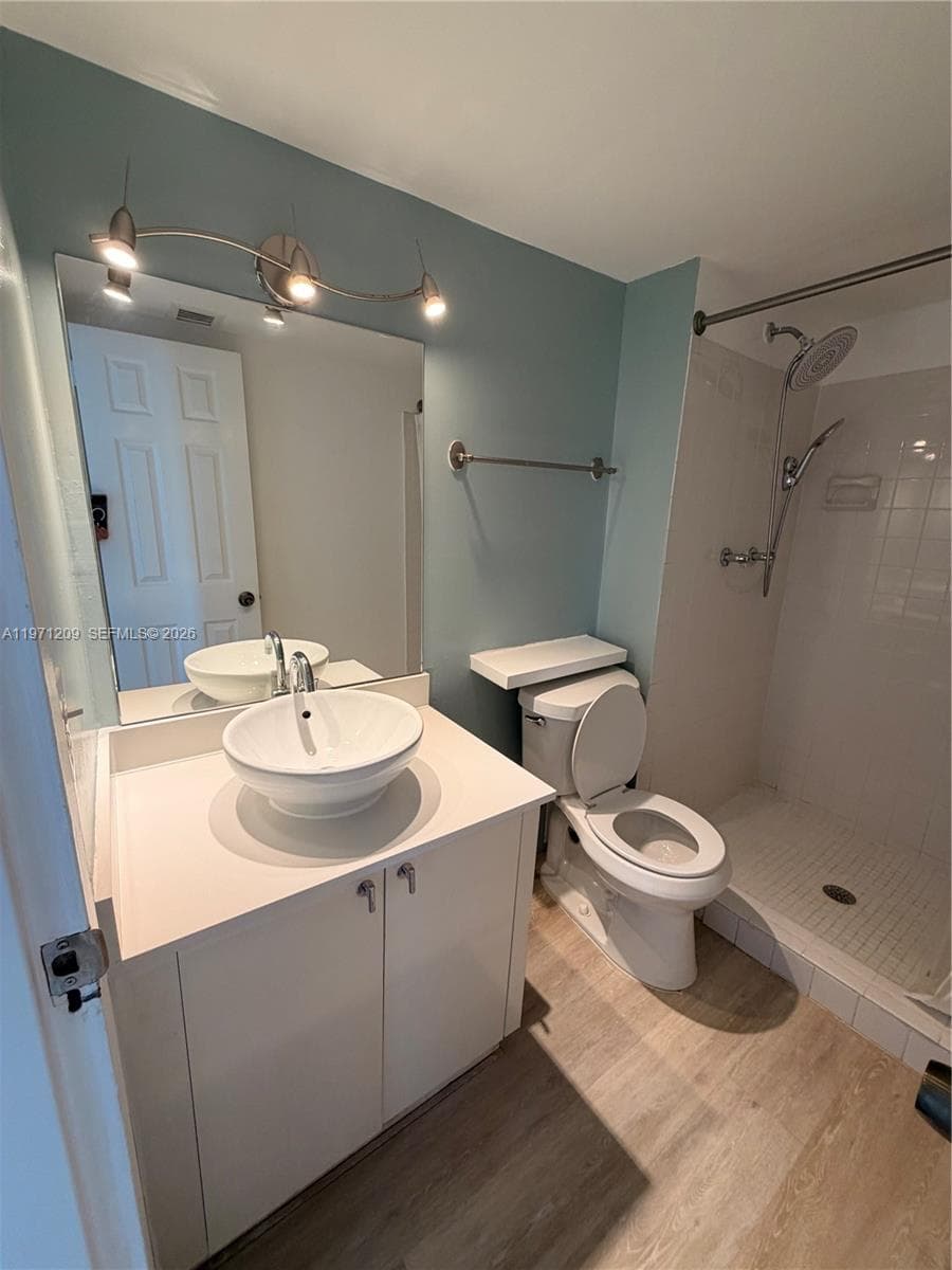 2350 NE 135th St # 503, North Miami, FL 33181 — zdjęcie 5