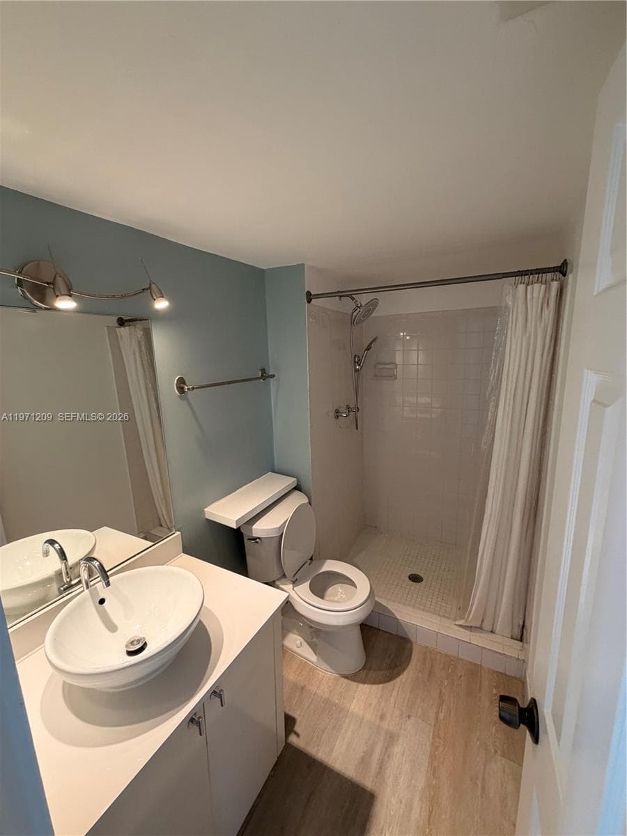 2350 NE 135th St # 503, North Miami, FL 33181 — zdjęcie 4