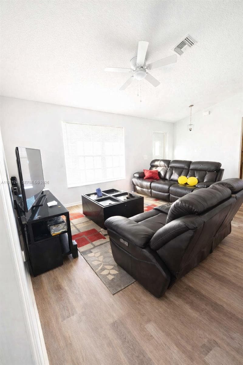1518 SENIOR CT, Lehigh Acres, FL 33971 — zdjęcie 2
