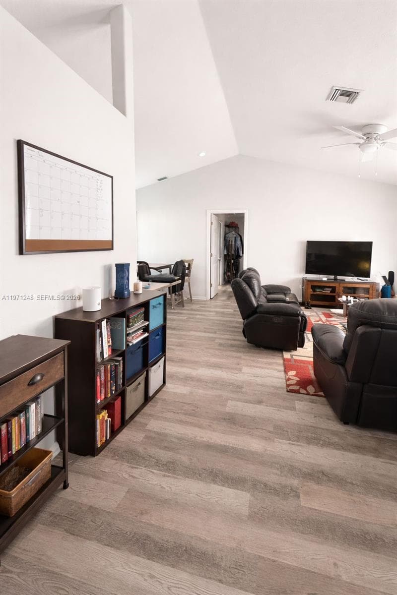1518 SENIOR CT, Lehigh Acres, FL 33971 — zdjęcie 3