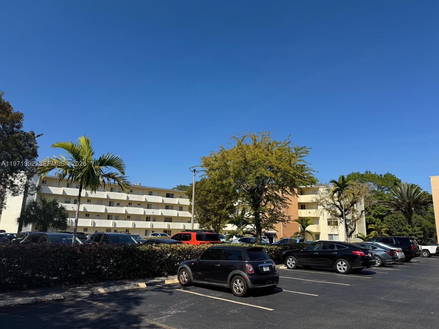 1301 NE 191st St # F405, Miami, FL 33179 — zdjęcie 3