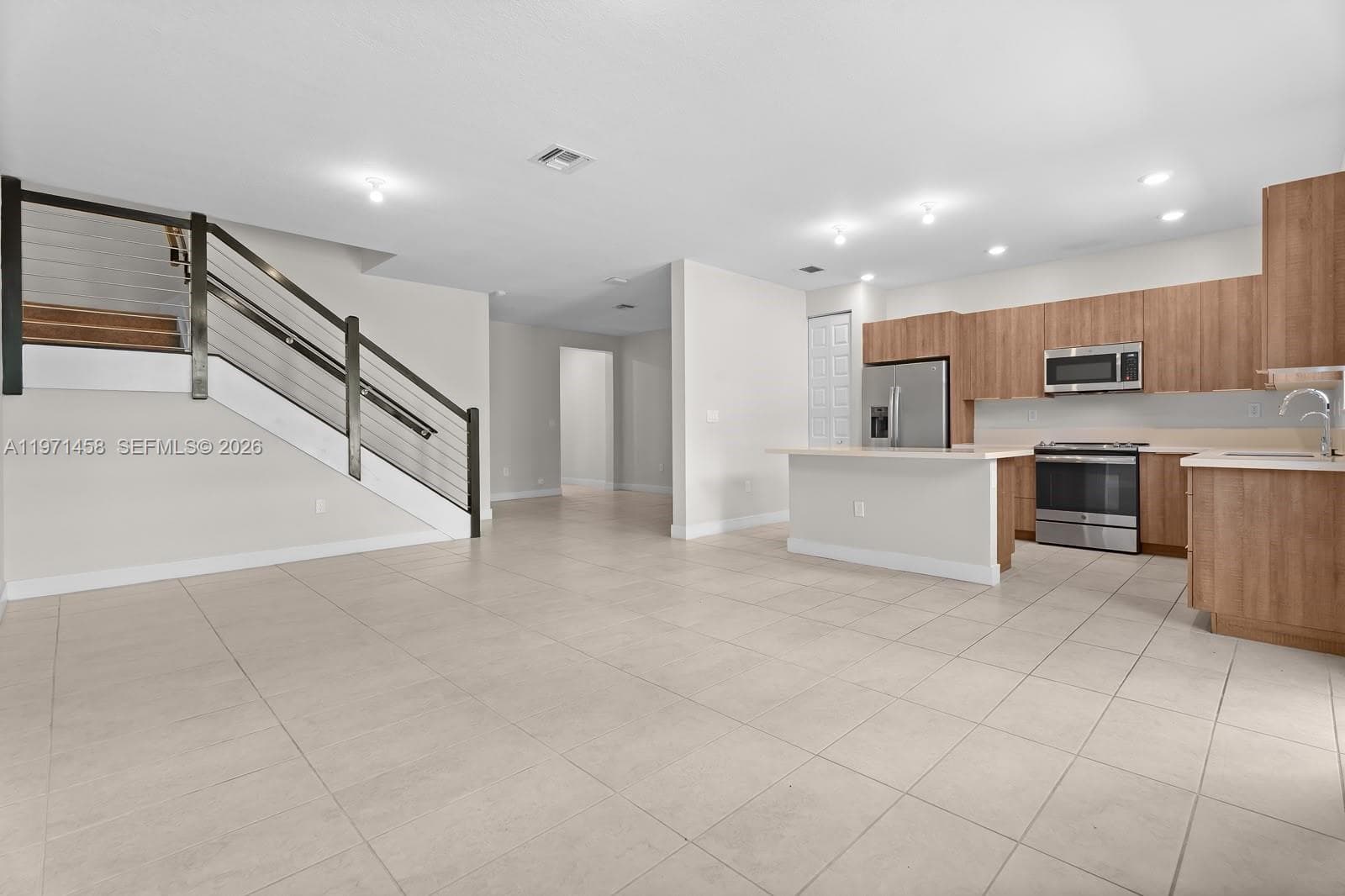 8058 NW 105th Ct, Doral, FL 33178 — zdjęcie 4