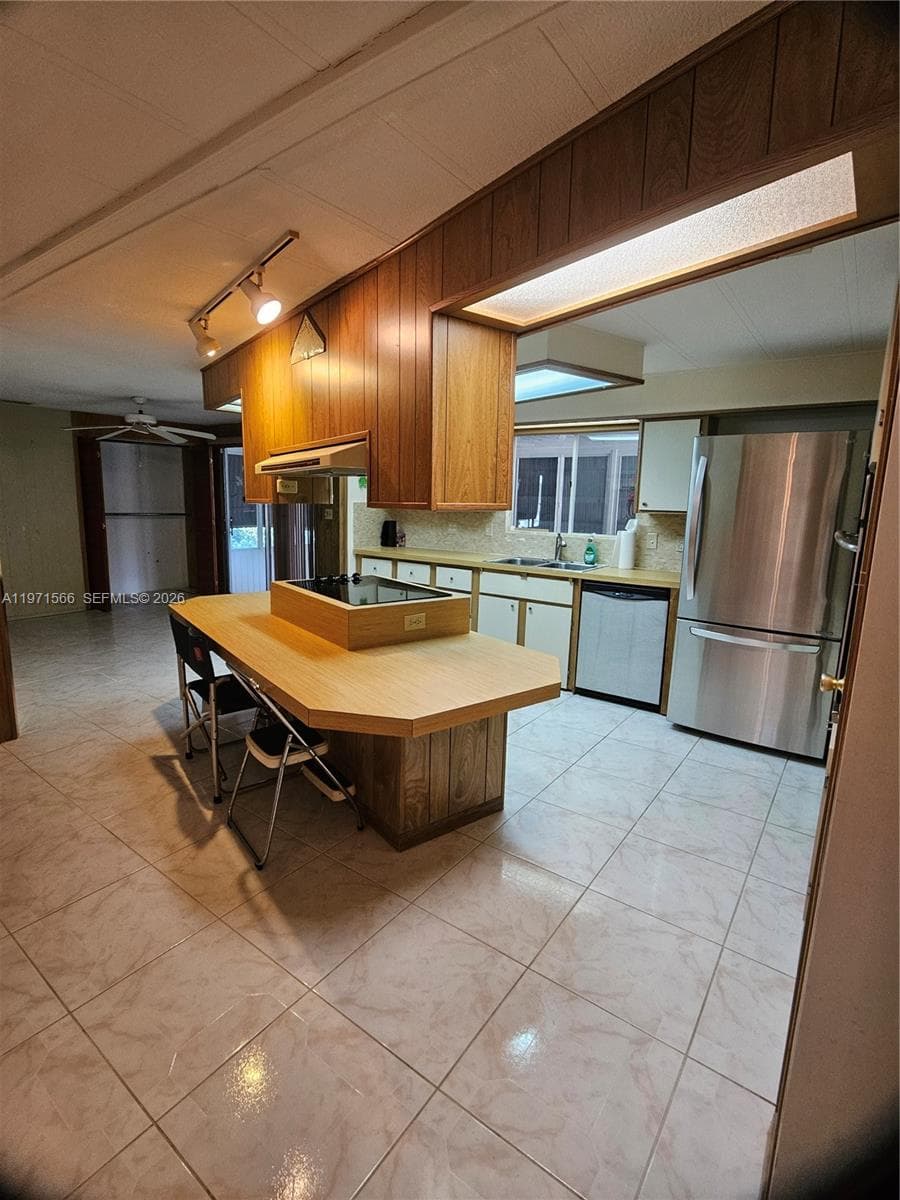 109 NW 51st St, Deerfield Beach, FL 33064 — zdjęcie 3