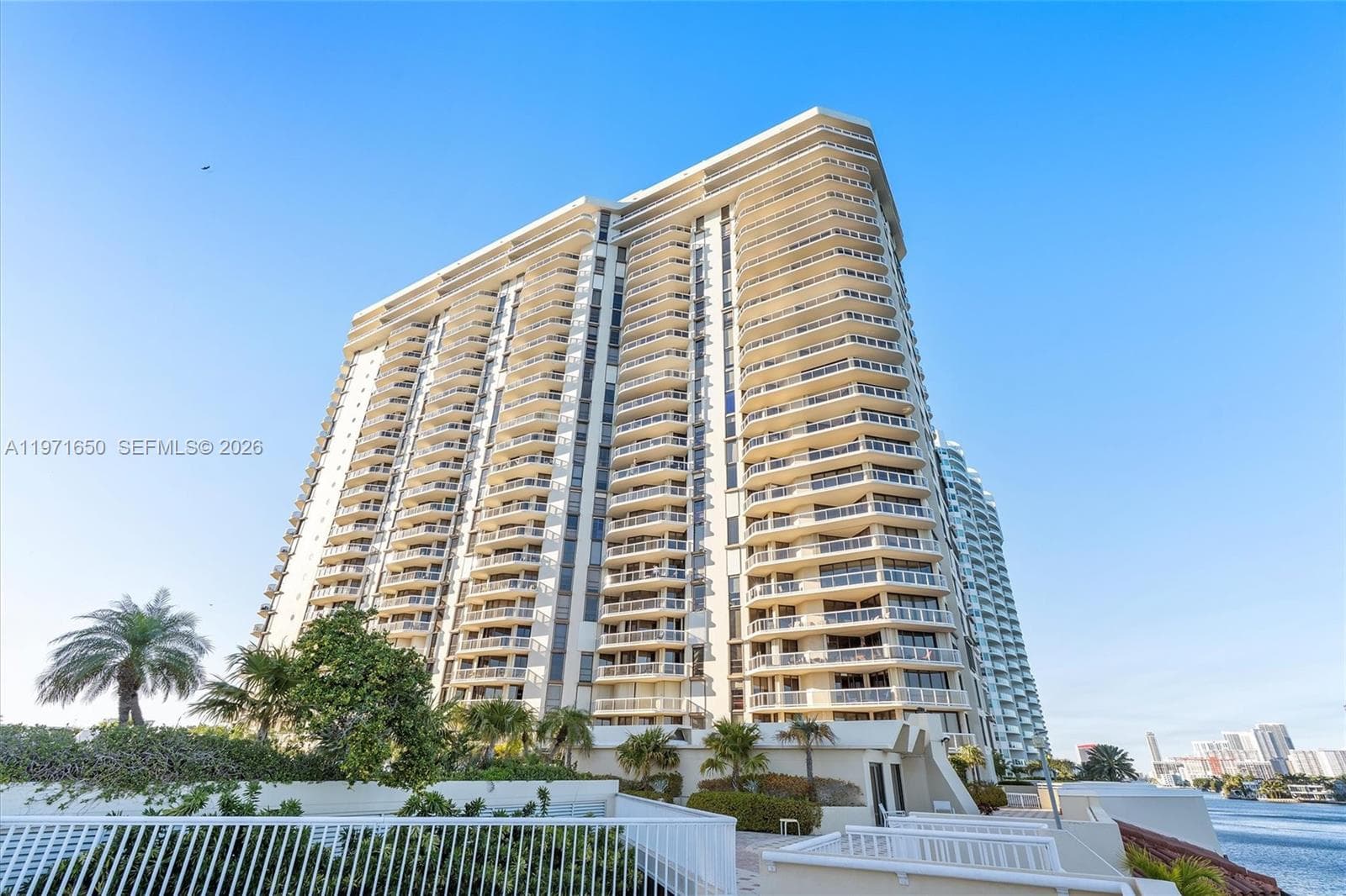 20191 E Country Club Dr # 510, Aventura, FL 33180 — zdjęcie 2