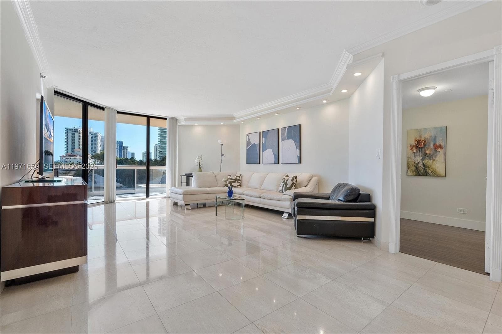20191 E Country Club Dr # 510, Aventura, FL 33180 — zdjęcie 4