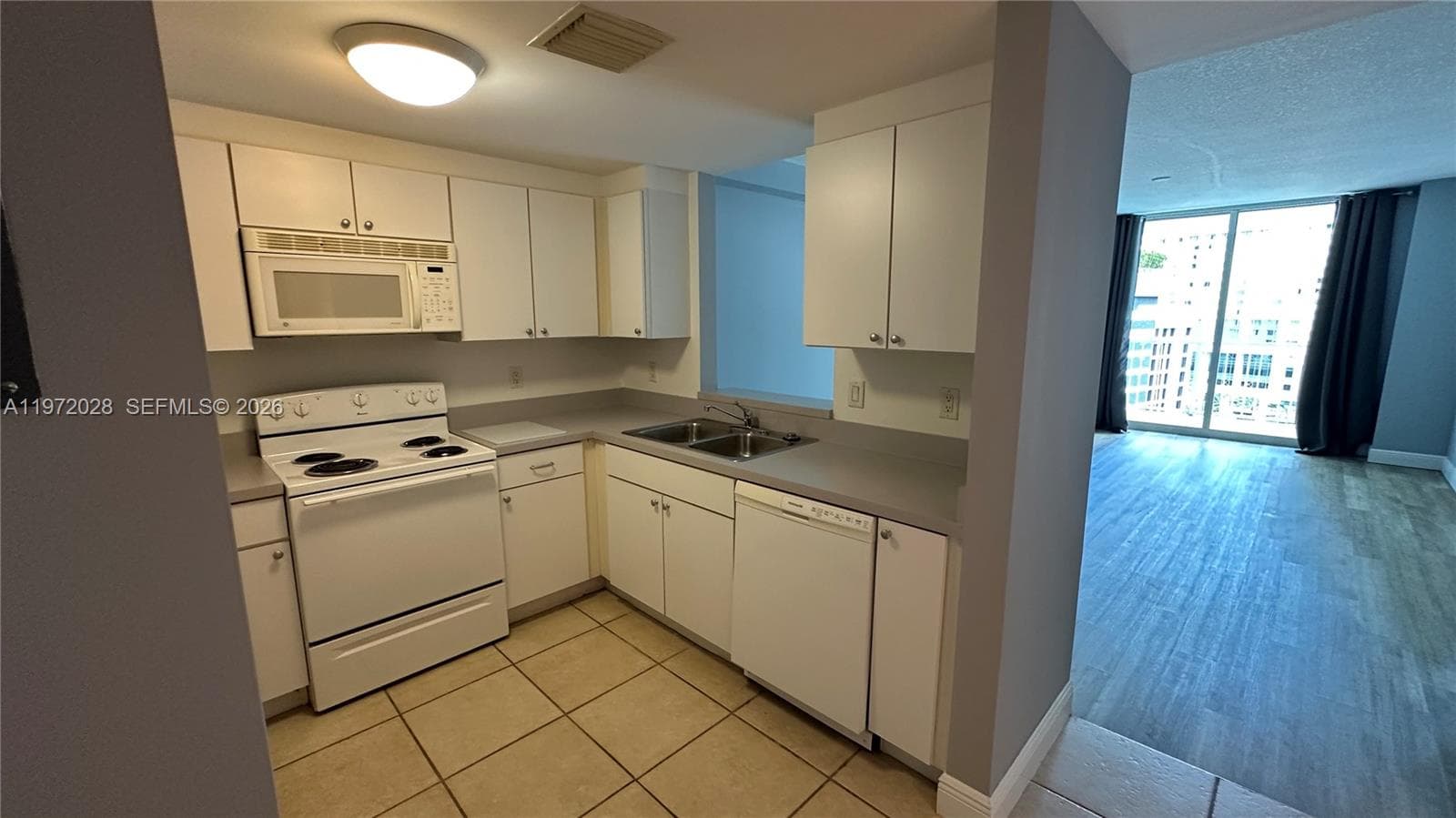 1250 S Miami Ave # 1012, Miami, FL 33130 — zdjęcie 2