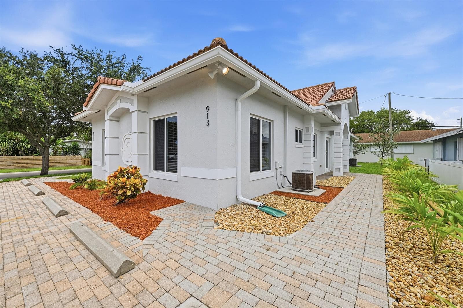 911 NE 12th Avenue, Pompano Beach, FL 33060 — zdjęcie 3