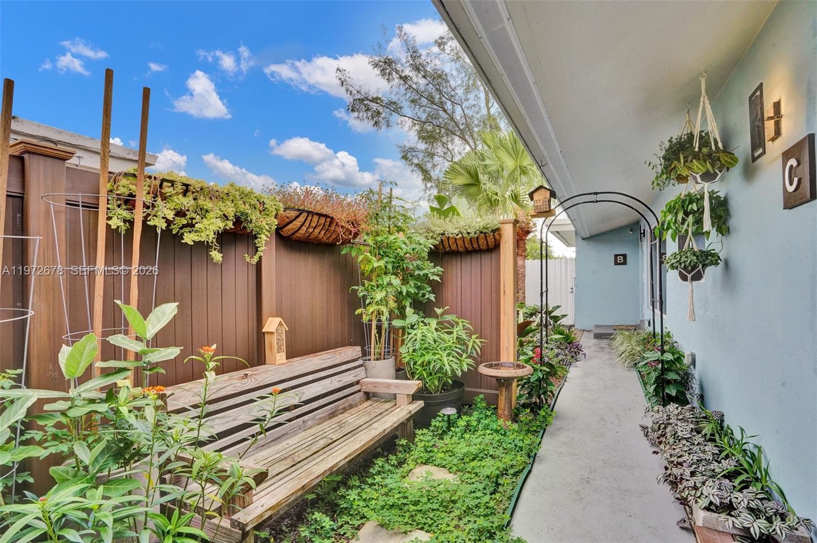1236 NE 18th Ave, Fort Lauderdale, FL 33304 — zdjęcie 4