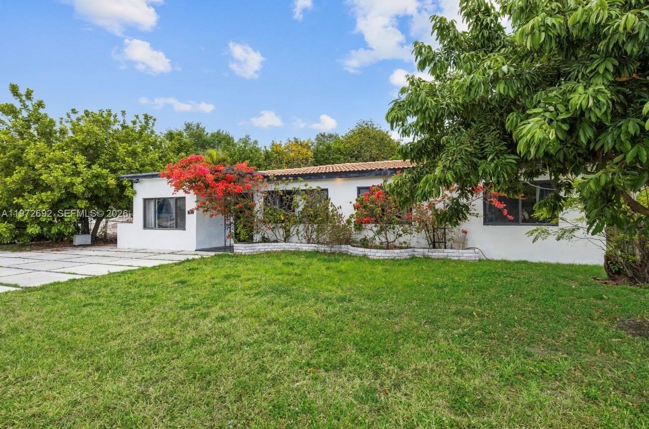 2421 NE 187th St, Miami, FL 33180 — zdjęcie 5