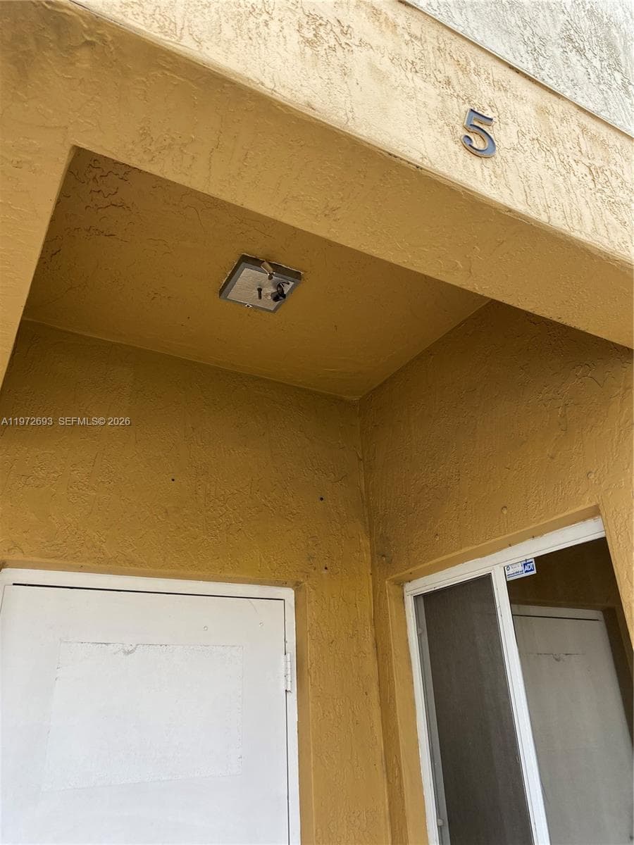 2431 W 80th St # 5-C, Hialeah, FL 33016 — zdjęcie 2