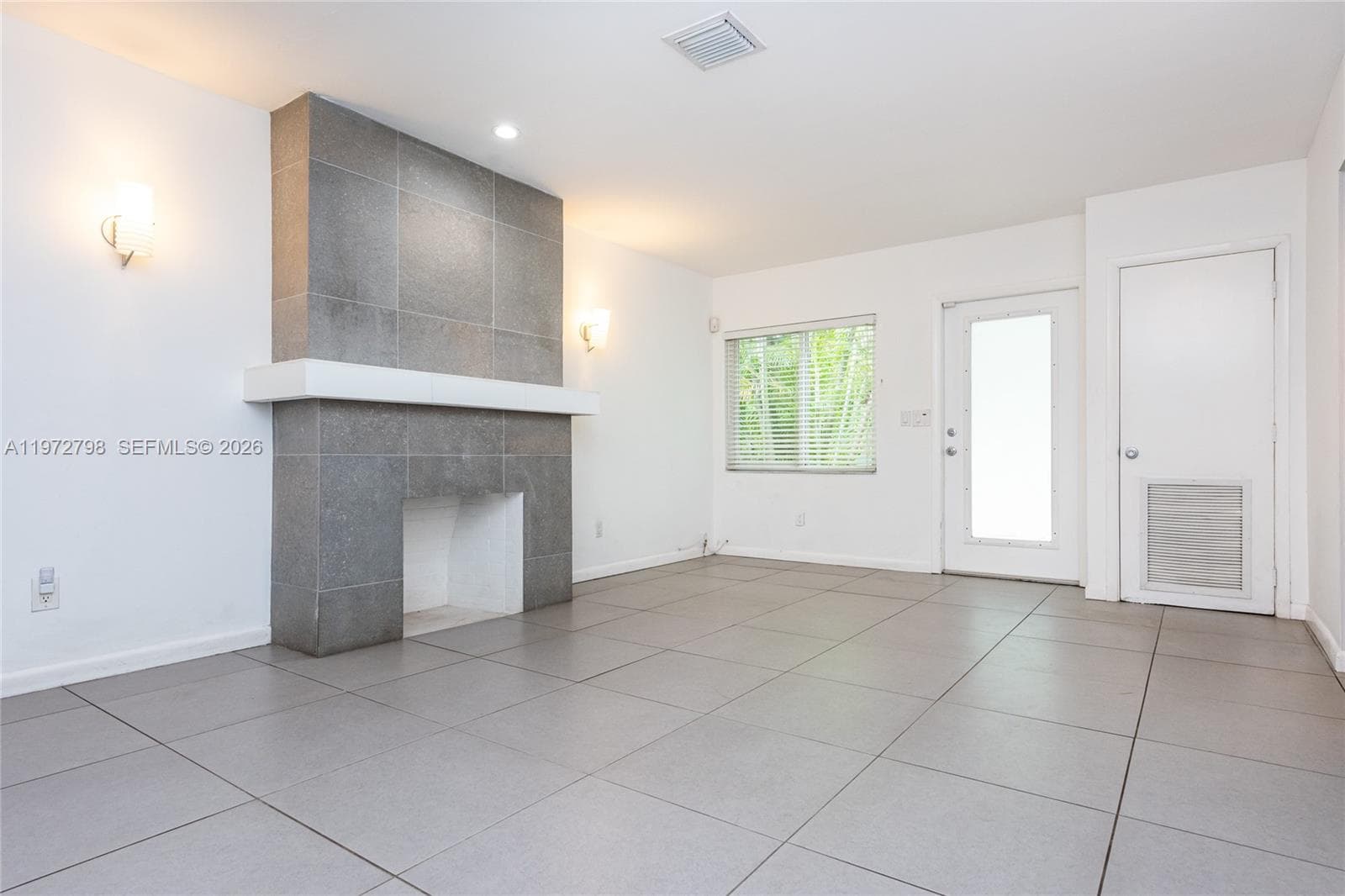 330 NE 86 St, El Portal, FL 33138 — zdjęcie 3