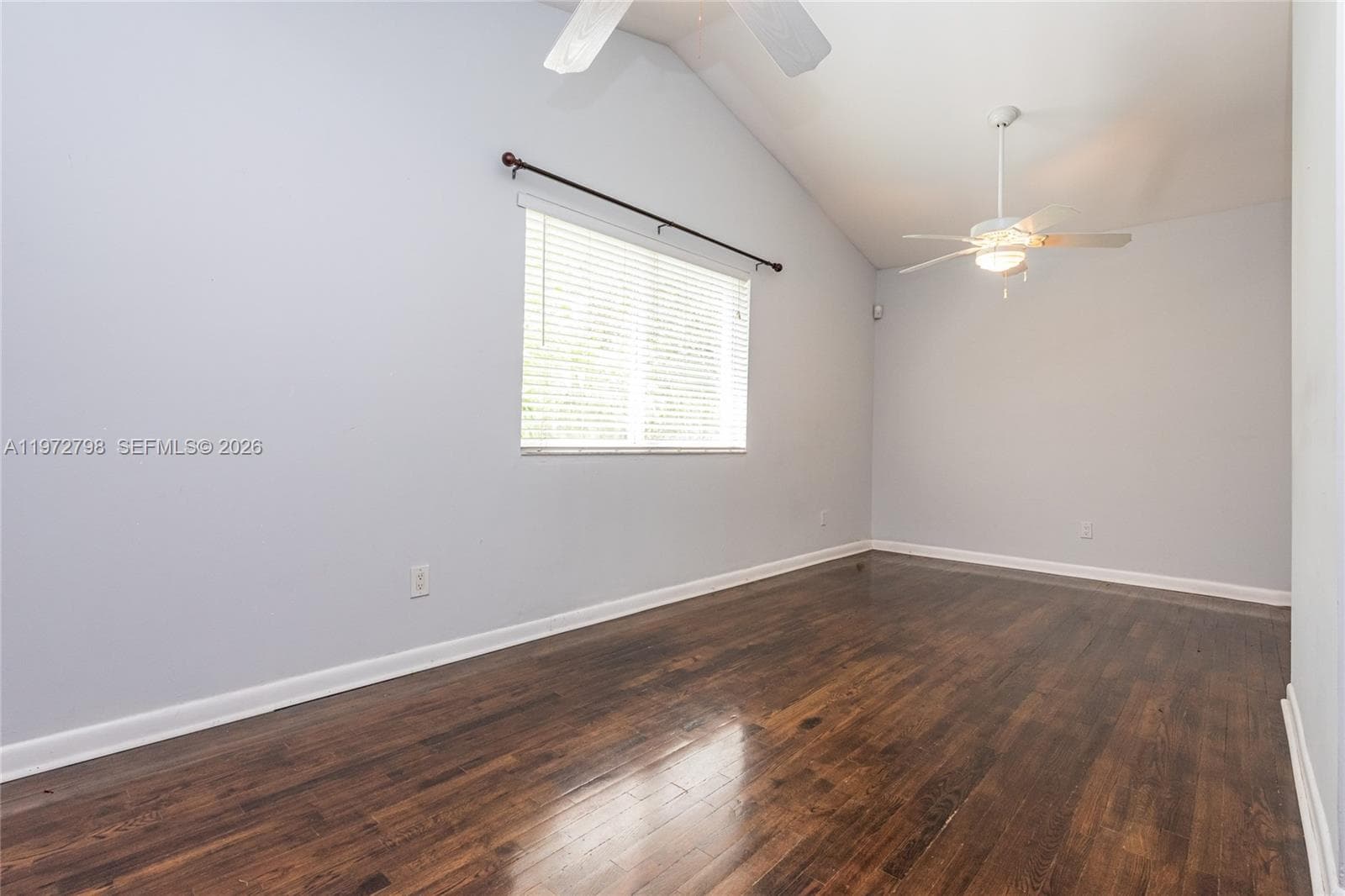 330 NE 86 St, El Portal, FL 33138 — zdjęcie 5