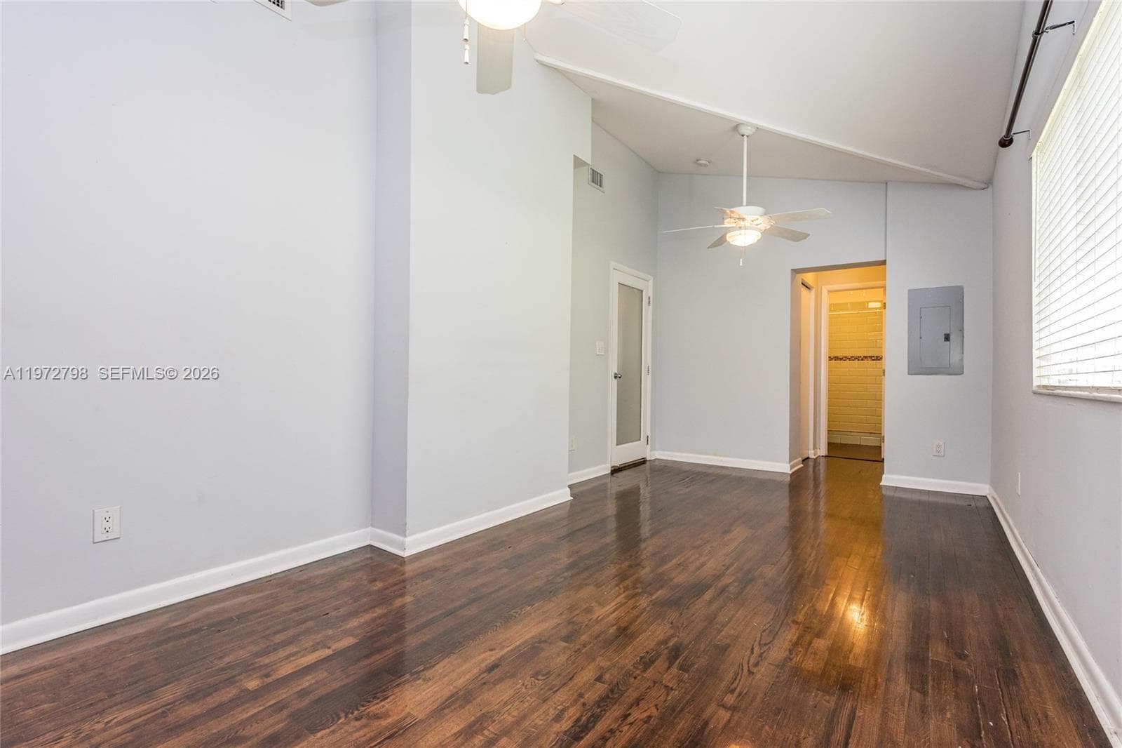 330 NE 86 St, El Portal, FL 33138 — zdjęcie 4