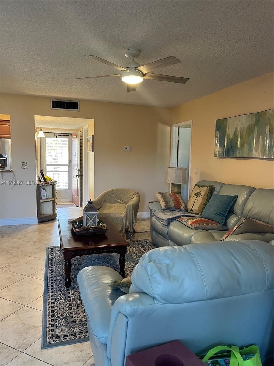 752 Lori Dr # 218, Palm Springs, FL 33461 — zdjęcie 2