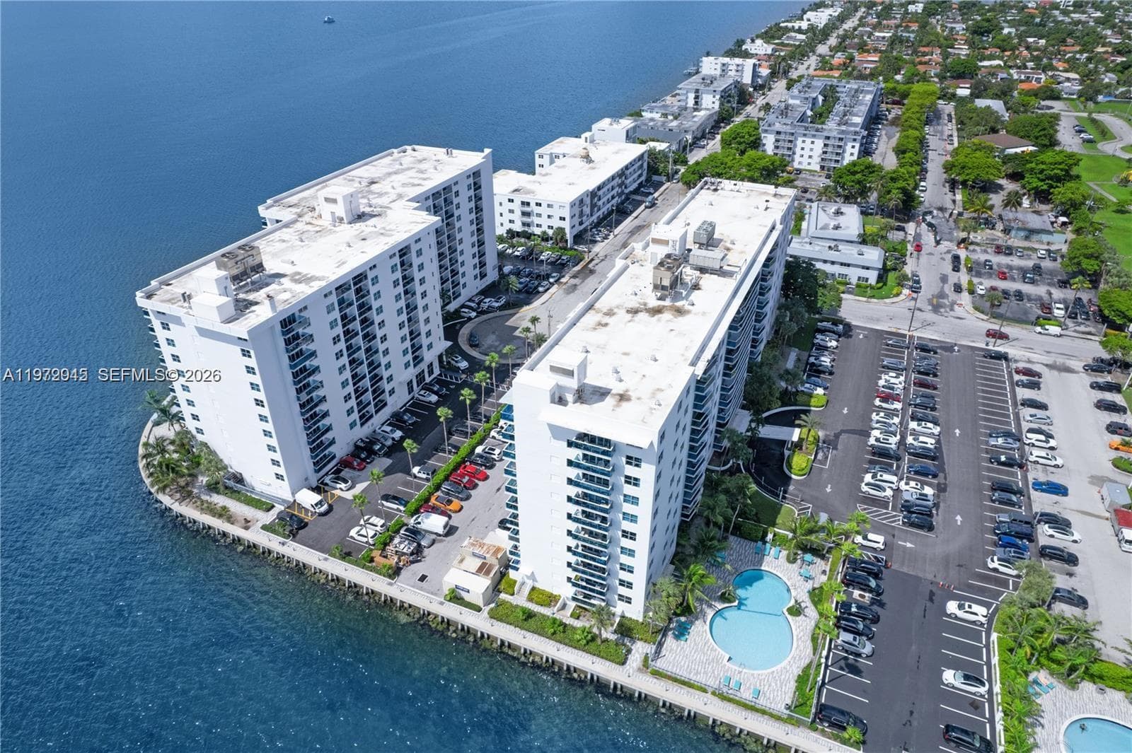 7501 E Treasure Dr # 2M, North Bay Village, FL 33141 — zdjęcie 2