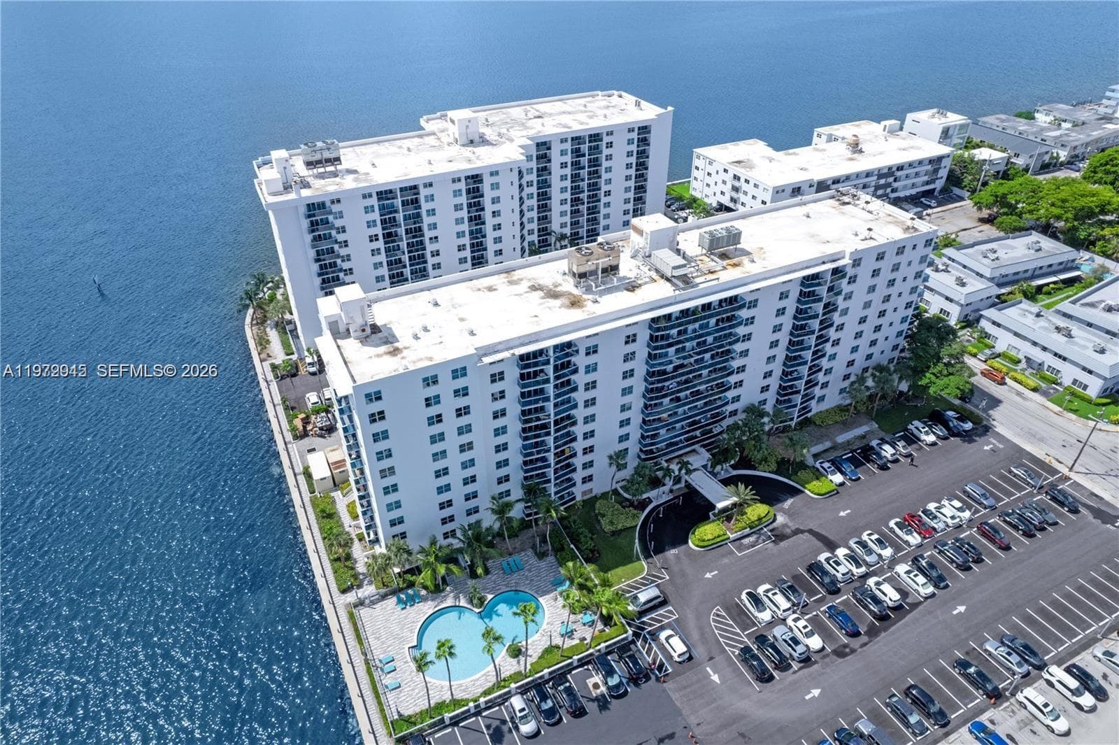 7501 E Treasure Dr # 2M, North Bay Village, FL 33141 — zdjęcie 3