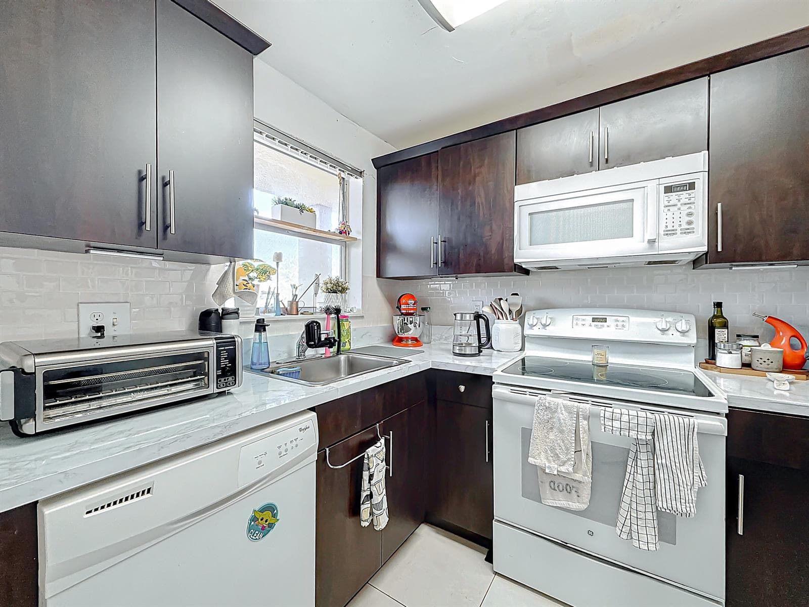 8225 Sunrise Lakes Boulevard # 110, Sunrise, FL 33322 — zdjęcie 2