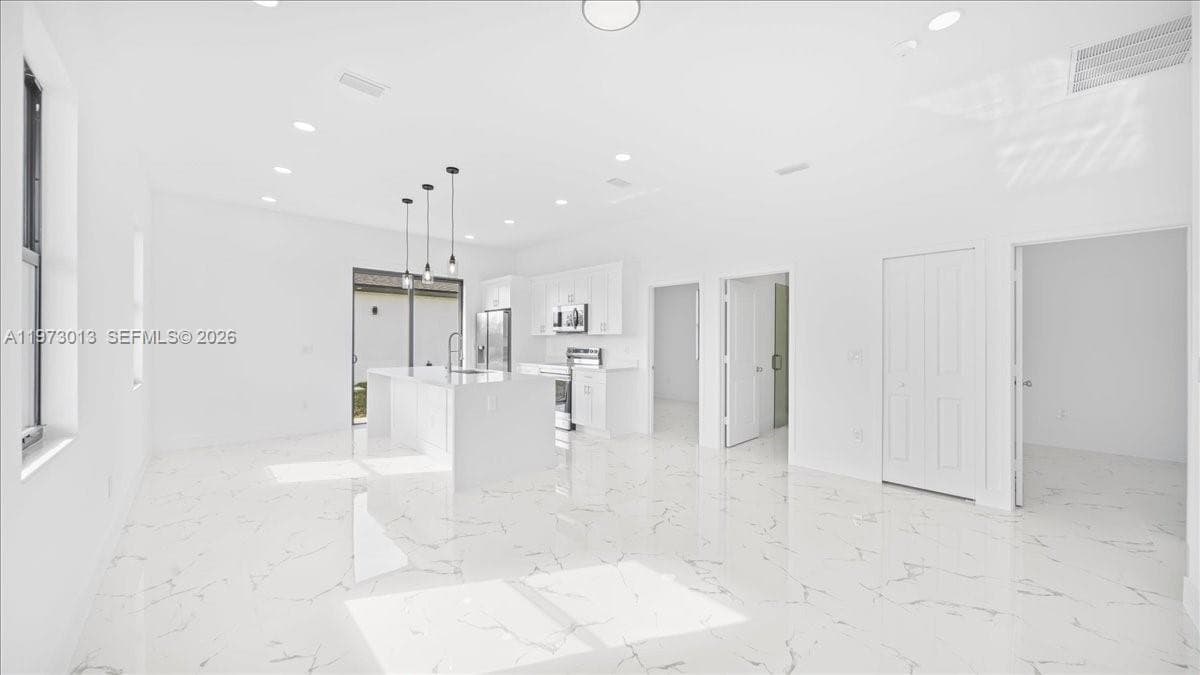 1143 BARFIELD ST E, Lehigh Acres, FL 33974 — zdjęcie 5