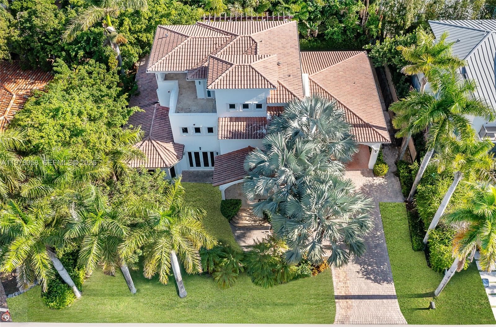 541 S Mashta Dr, Key Biscayne, FL 33149