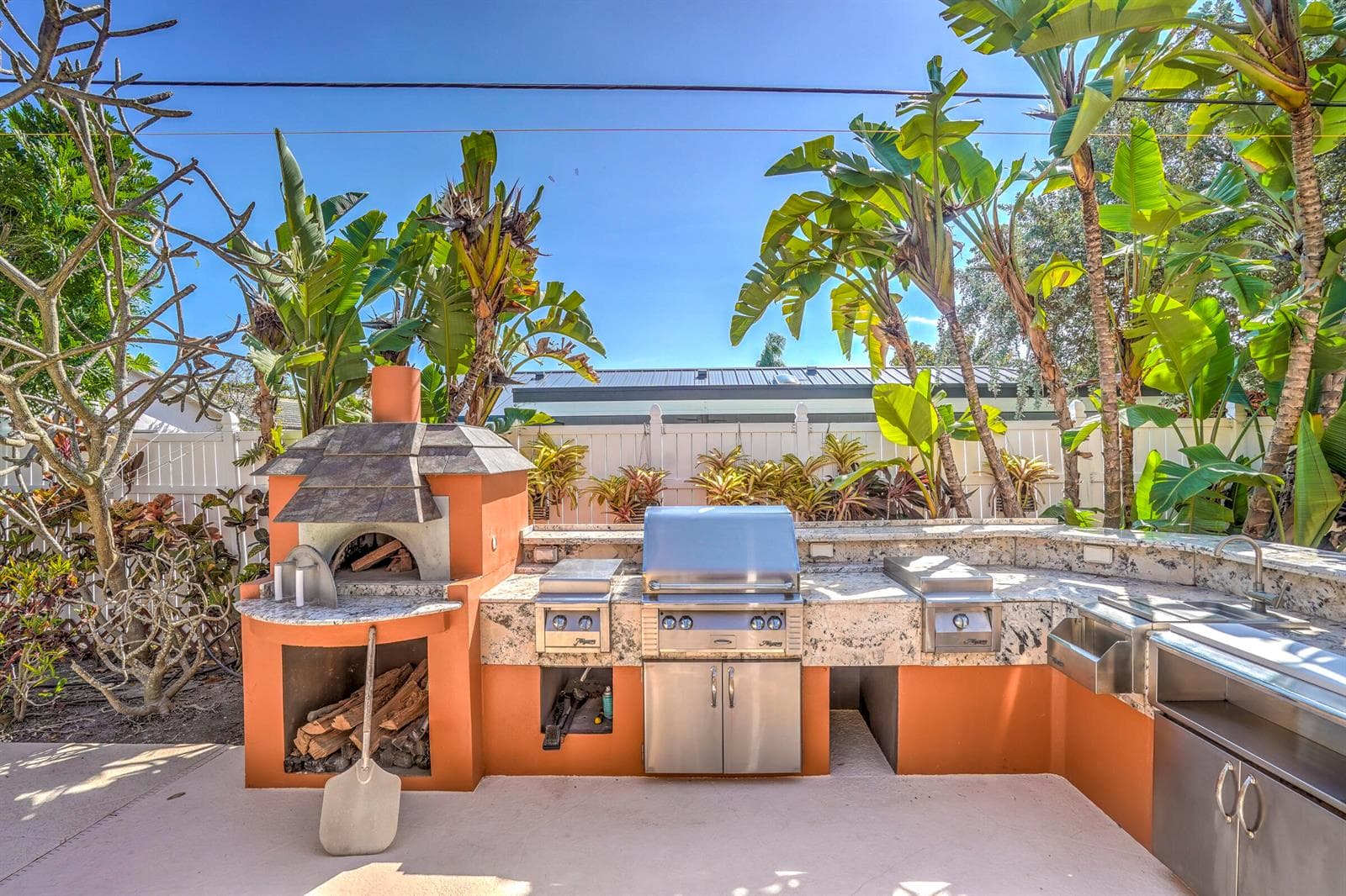 1191 Emerald Drive, Singer Island, FL 33404 — zdjęcie 2