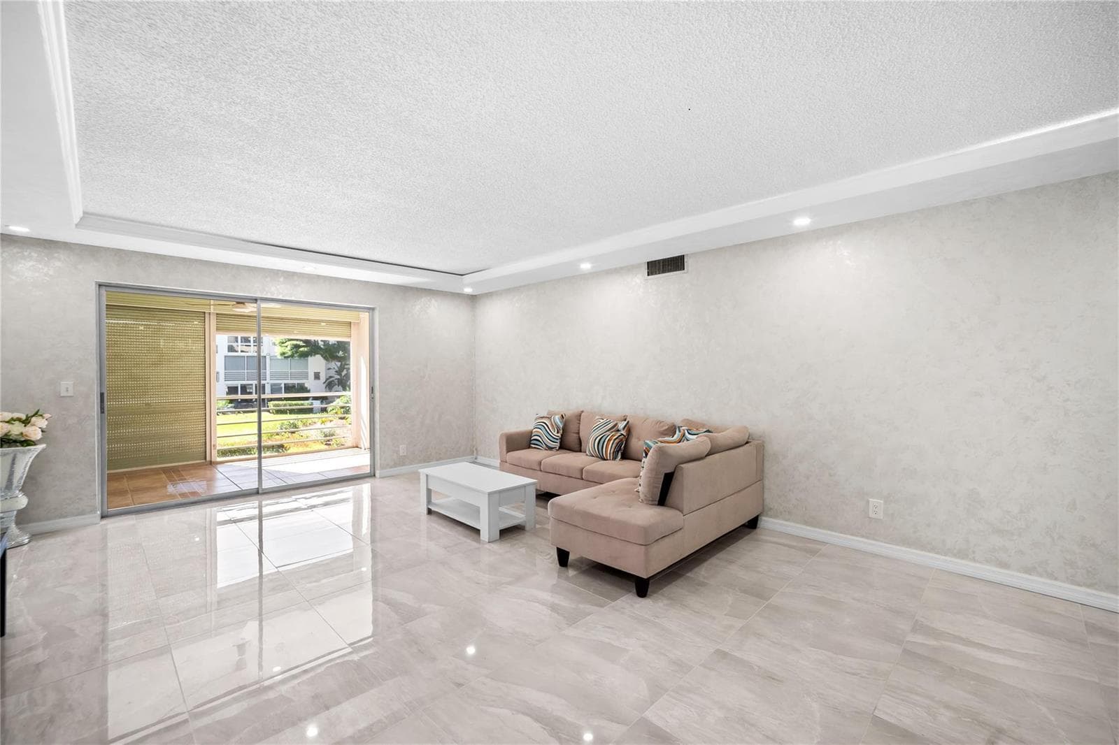 2615 NE 3rd Court # 220, Boynton Beach, FL 33435 — zdjęcie 4