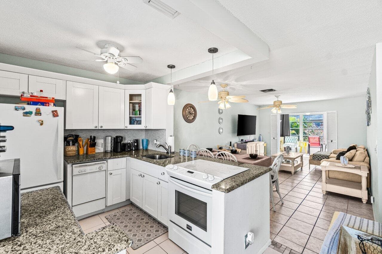 2121 NE 1st Court # 202, Boynton Beach, FL 33435 — zdjęcie 5