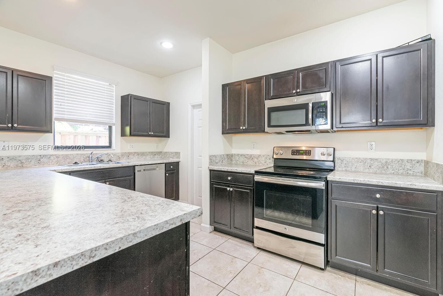516 SE 35th Ter, Homestead, FL 33033 — zdjęcie 2