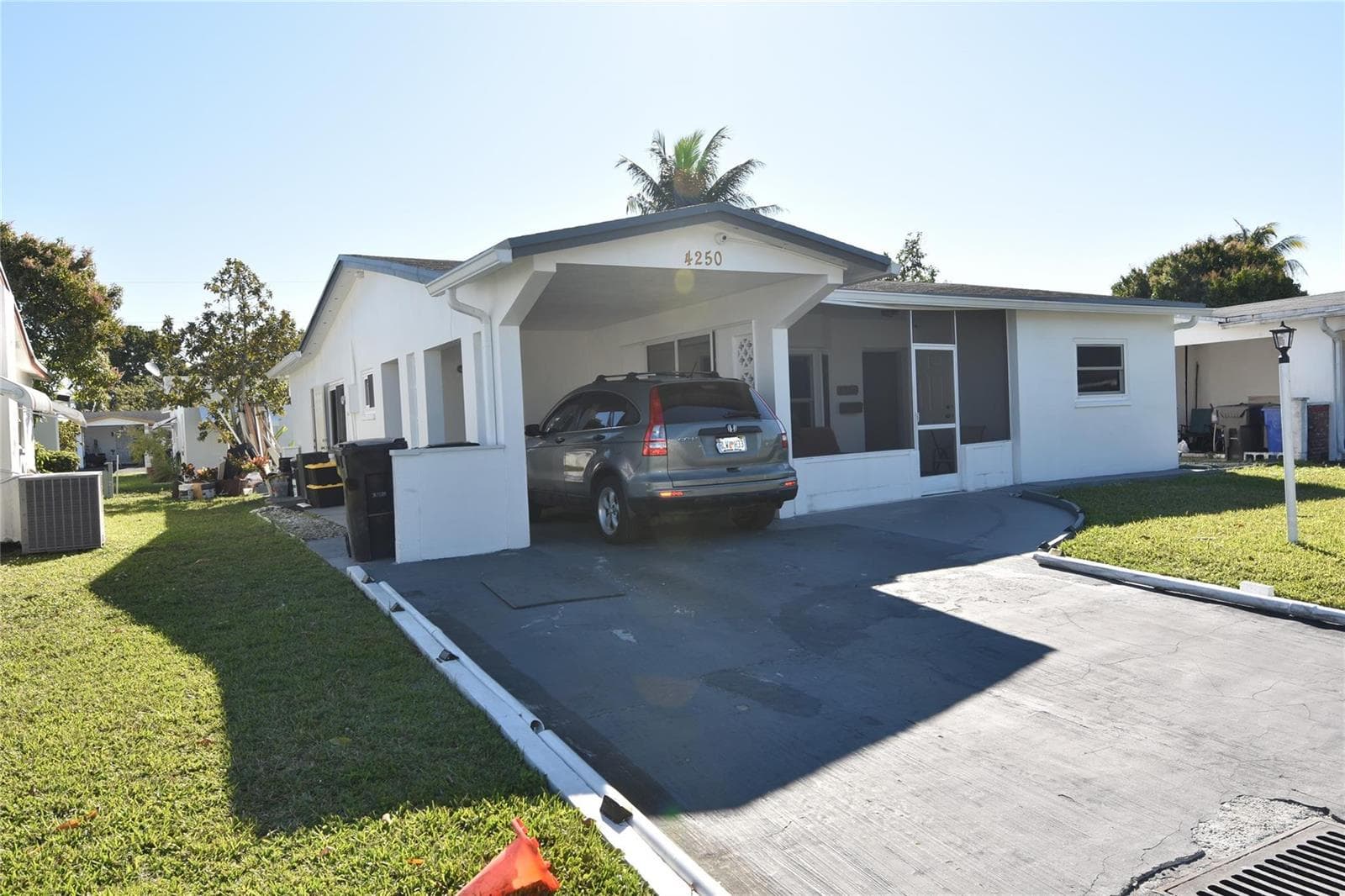 4250 NW 49th Terrace, Lauderdale Lakes, FL 33319 — zdjęcie 2