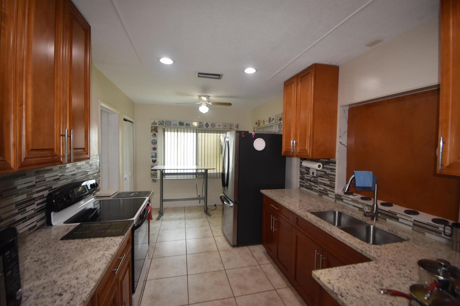 4250 NW 49th Terrace, Lauderdale Lakes, FL 33319 — zdjęcie 5