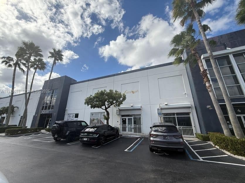 7620 NW 25th St # 5, Miami, FL 33122 — zdjęcie 3
