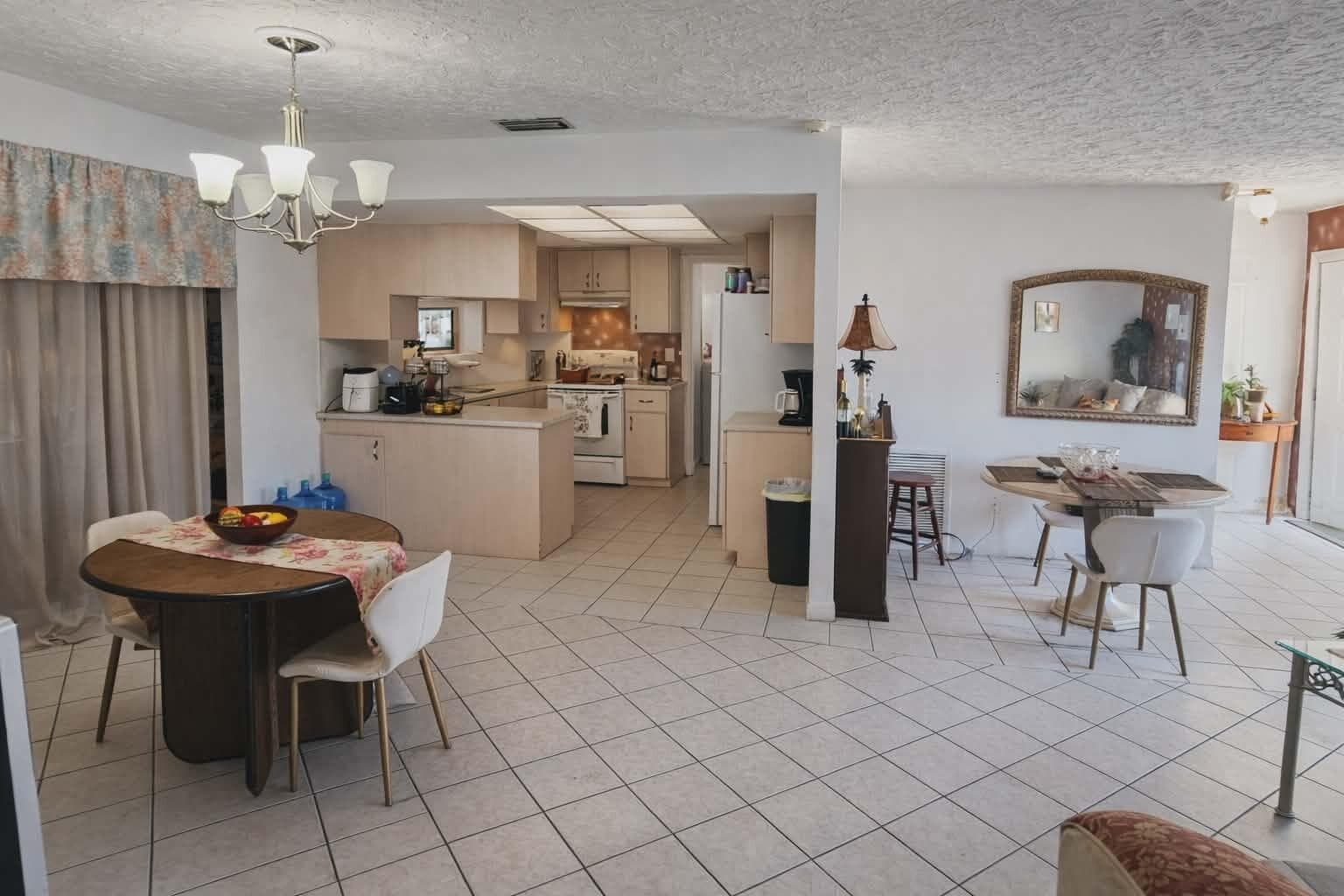 218 Olive Avenue, Port St. Lucie, FL 34952 — zdjęcie 2