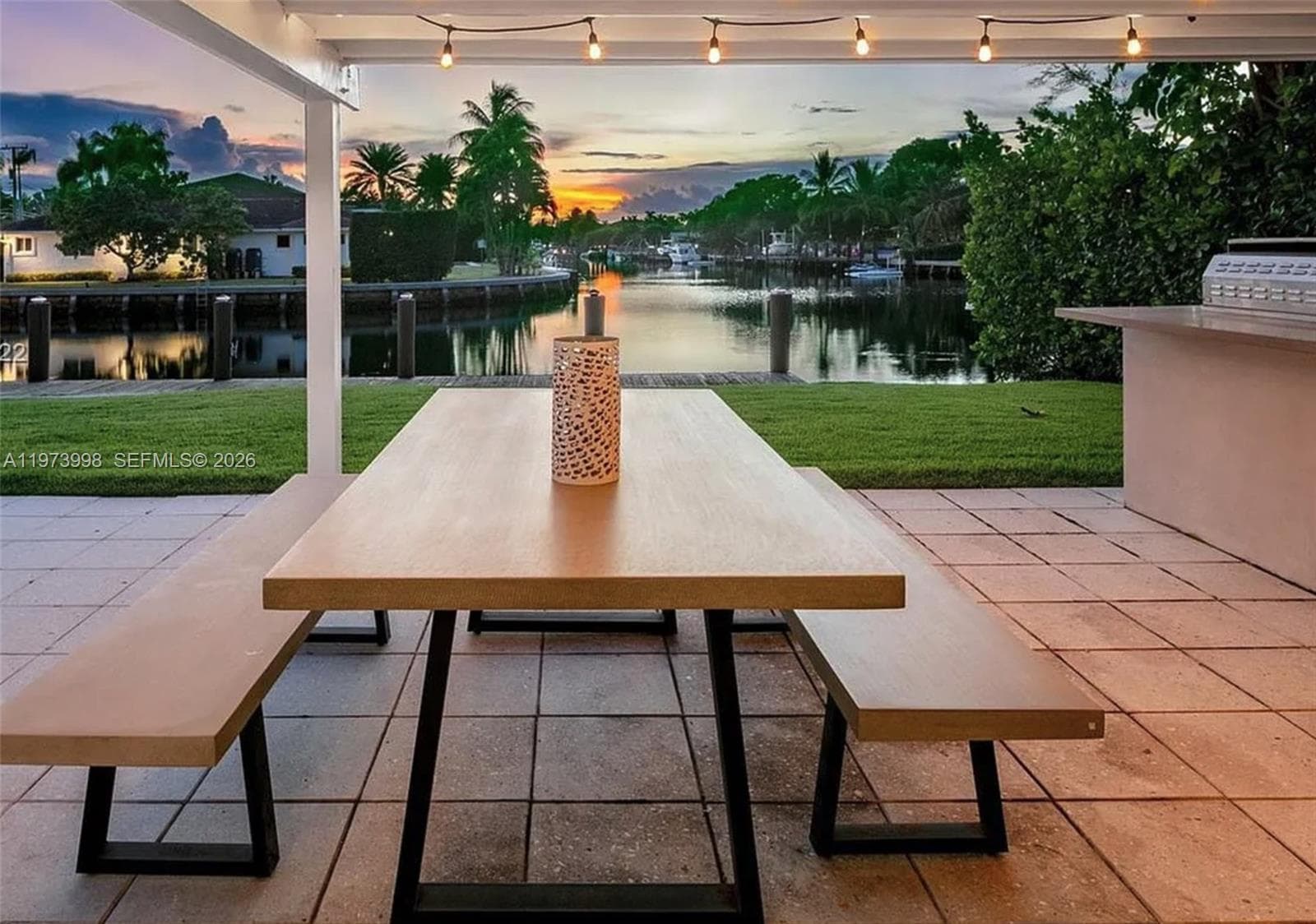 524 Oleander Dr, Hallandale Beach, FL 33009 — zdjęcie 5