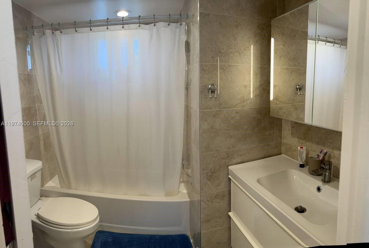 1150 NE 191st St # 34, Miami, FL 33179 — zdjęcie 3