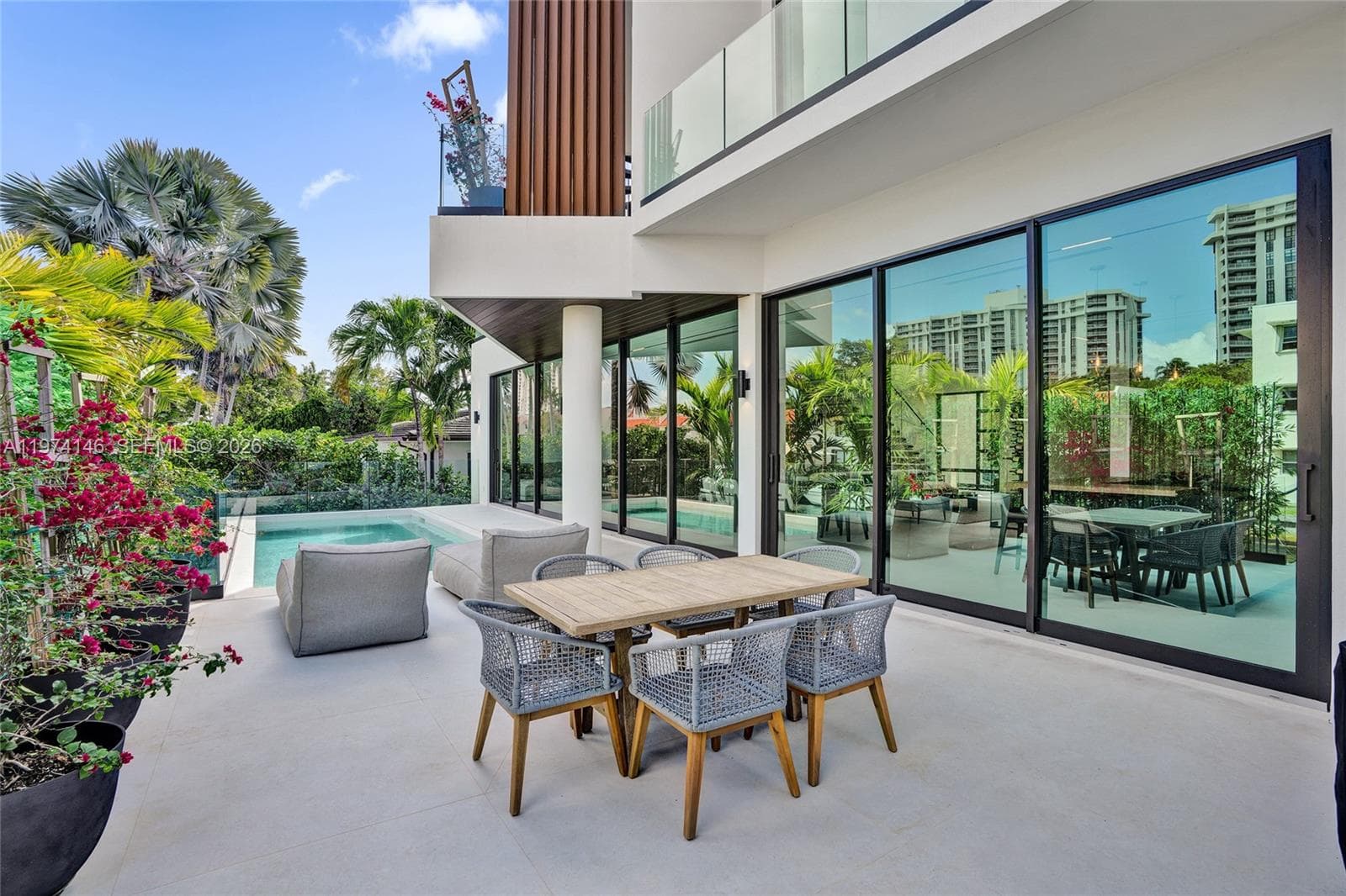 1379 NE 104th St, Miami Shores, FL 33138 — zdjęcie 5