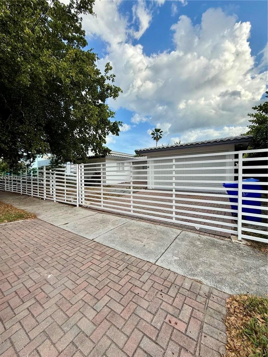 1240 NE 83rd St # 1240, Miami, FL 33138 — zdjęcie 2