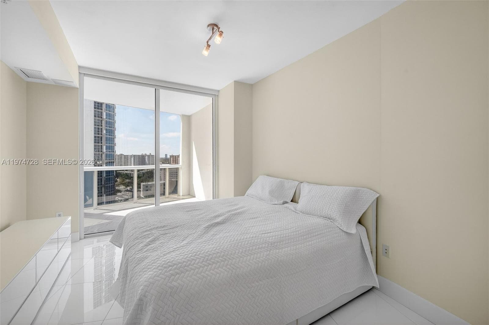 18201 Collins Ave # 2008, Sunny Isles Beach, FL 33160 — zdjęcie 4