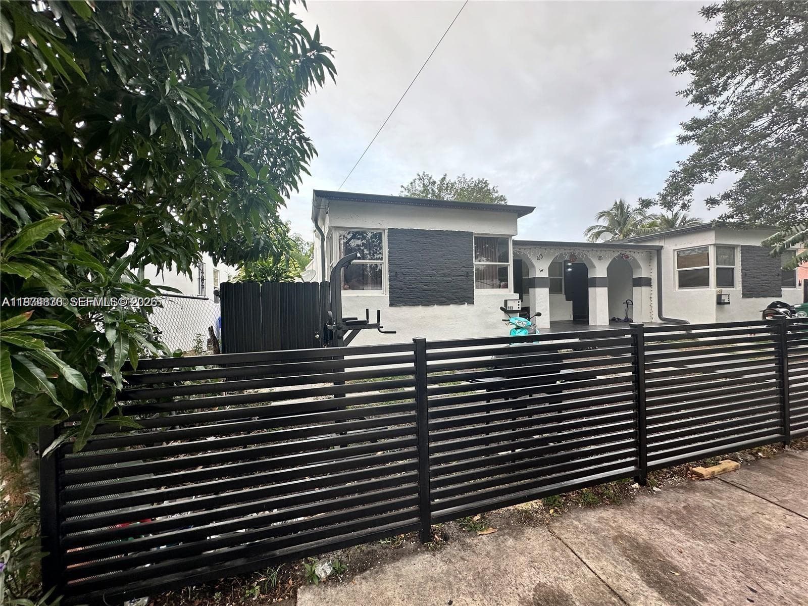 101 NW 68th Ter, Miami, FL 33150 — zdjęcie 2