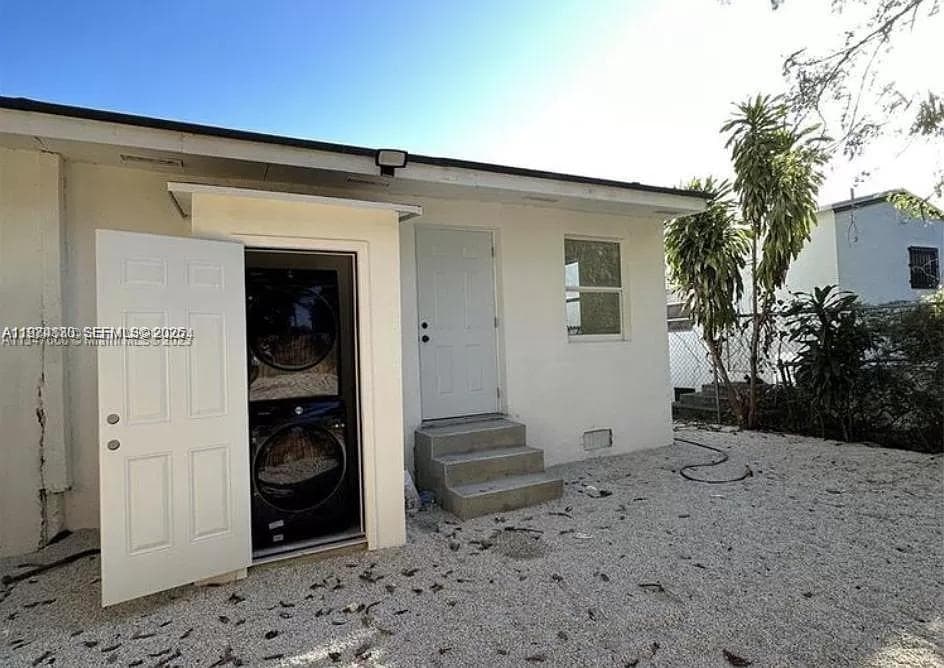 101 NW 68th Ter, Miami, FL 33150 — zdjęcie 4