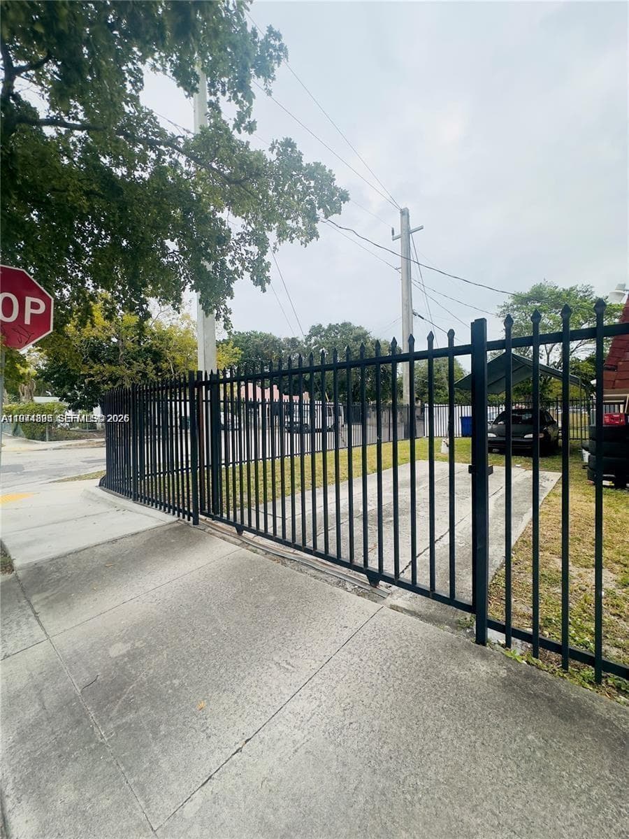5743 NW 3rd Ave, Miami, FL 33127 — zdjęcie 3
