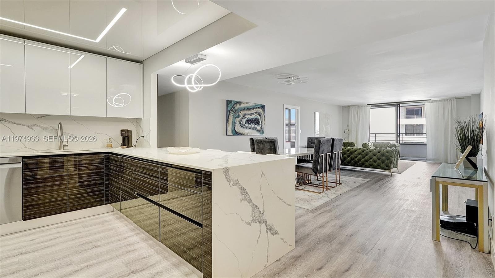 2500 Parkview Dr # 1914, Hallandale Beach, FL 33009 — zdjęcie 3