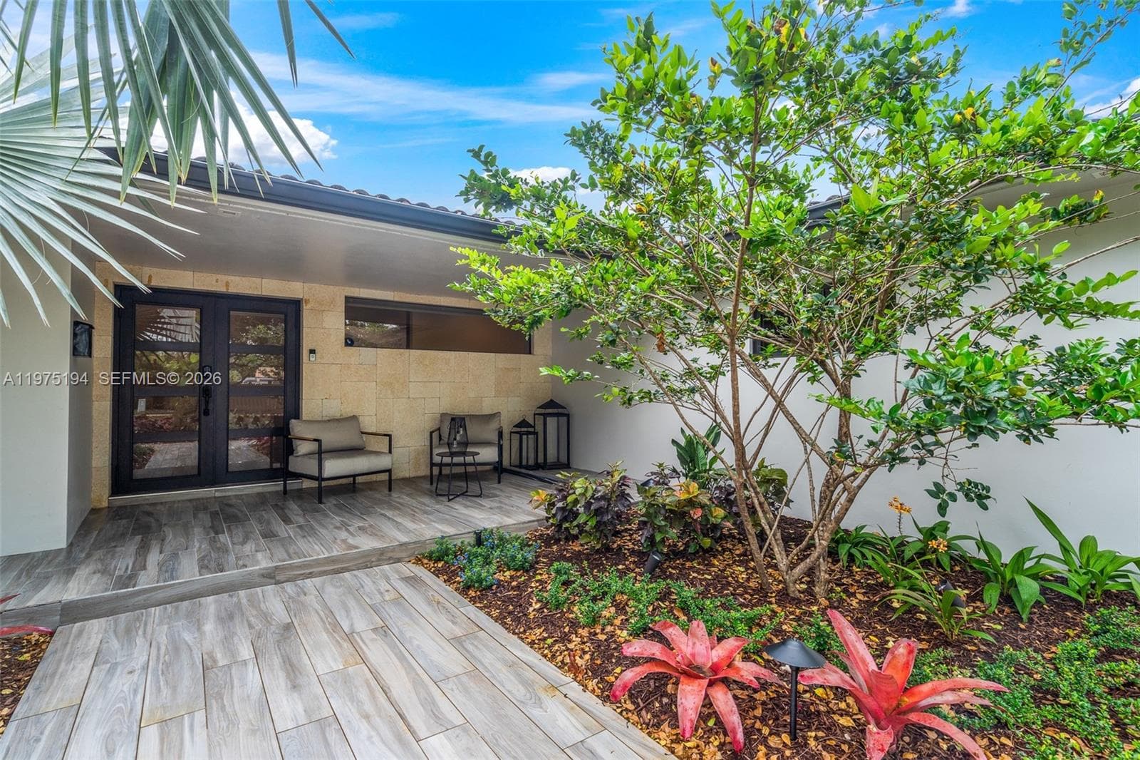14412 Rosewood Rd, Miami Lakes, FL 33014 — zdjęcie 2