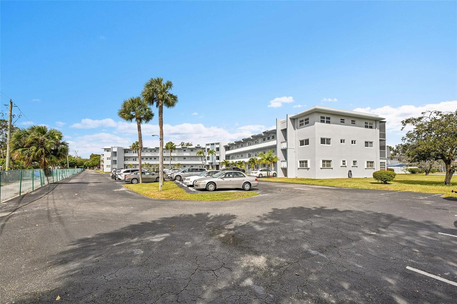 2223 Park Lane # 302, Hollywood, FL 33021 — zdjęcie 3