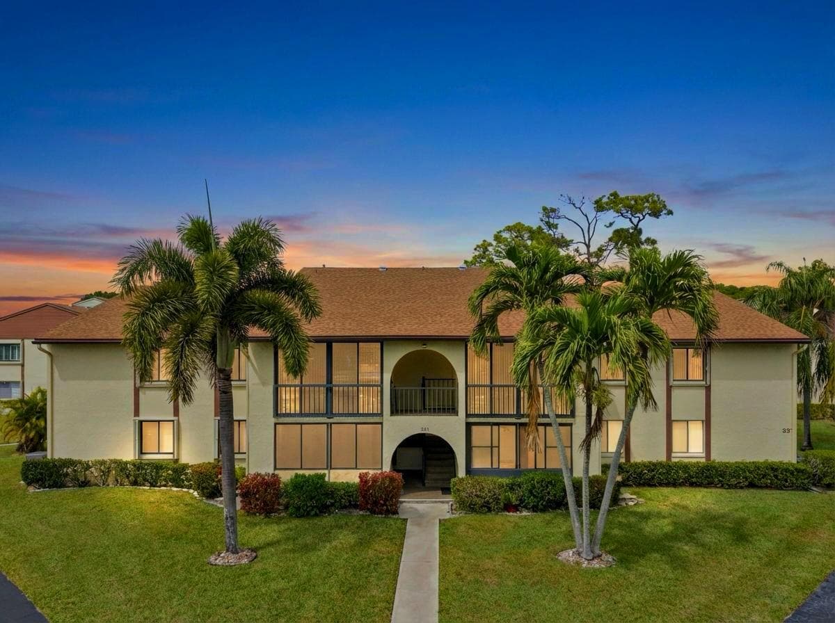 331 Knotty Pine Circle # D-2, FL 33463 — zdjęcie 2