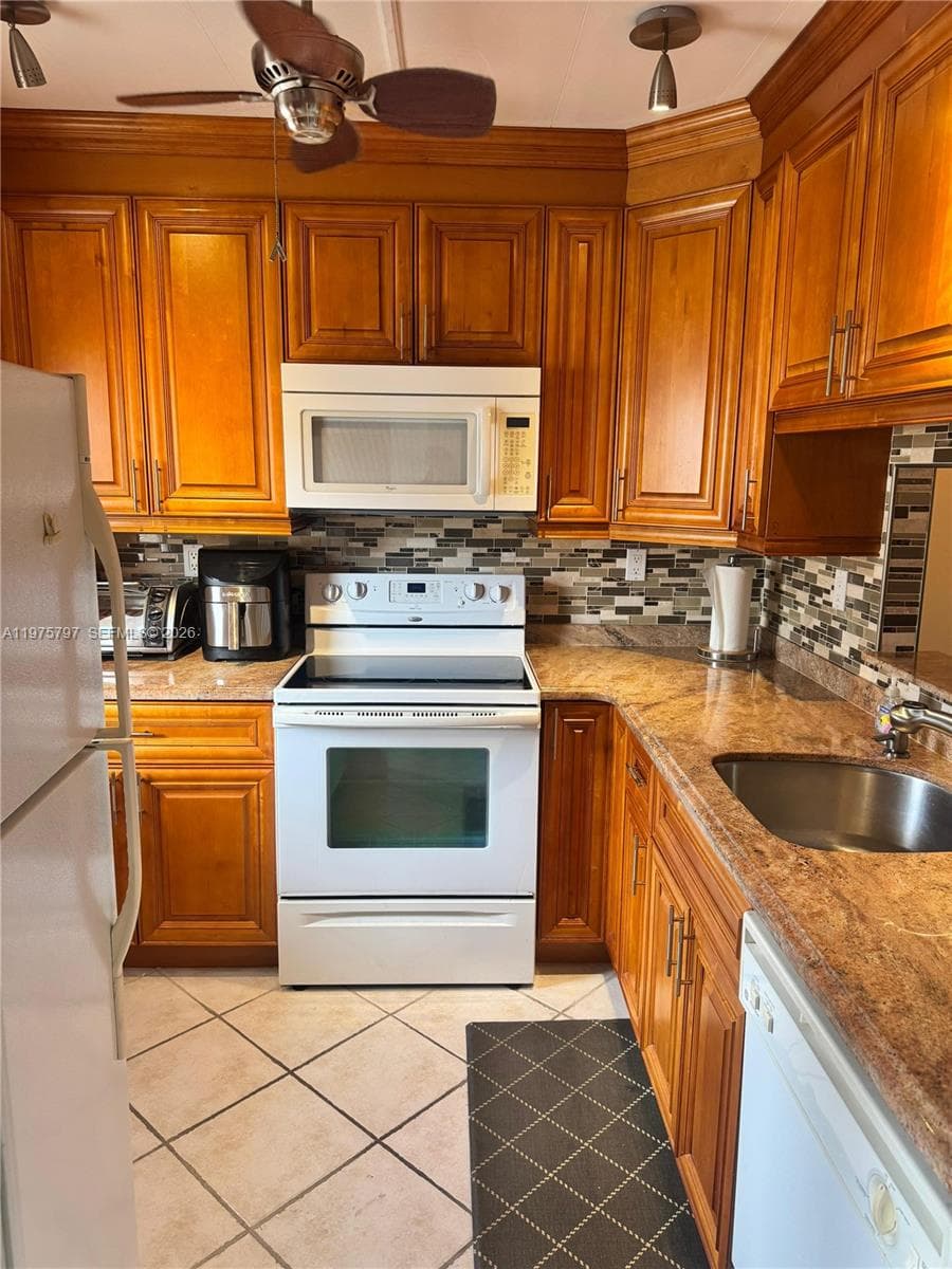 5121 W Oakland Park Blvd # 204, Lauderdale Lakes, FL 33313 — zdjęcie 5