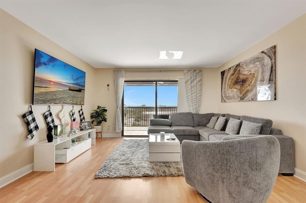 2200 S Cypress Bend Drive # 905, Pompano Beach, FL 33069 — zdjęcie 5