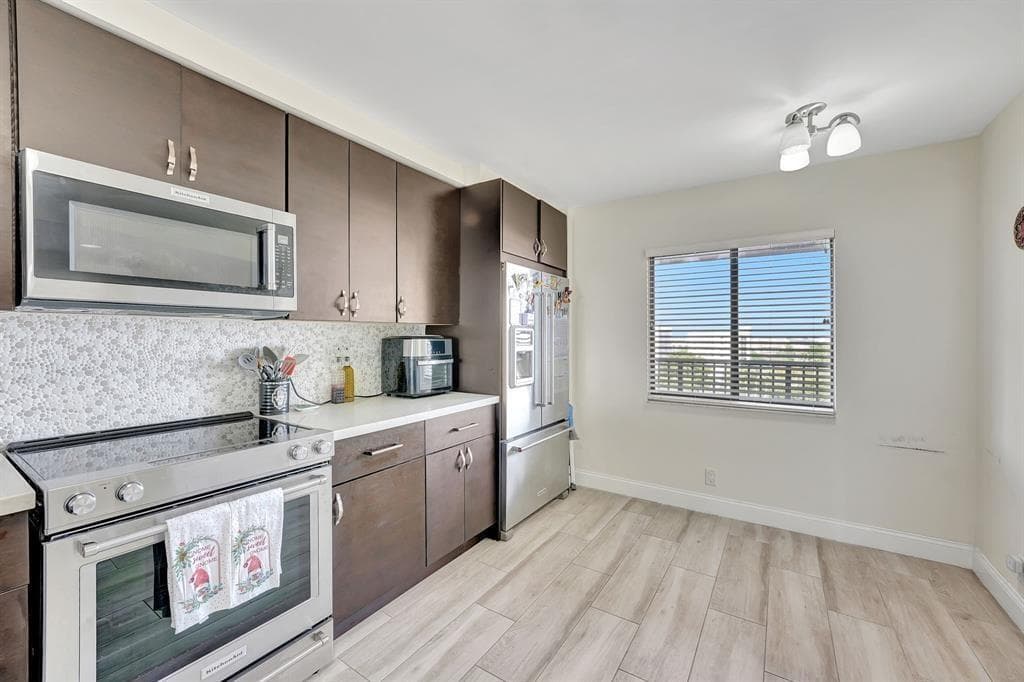 2200 S Cypress Bend Drive # 905, Pompano Beach, FL 33069 — zdjęcie 4