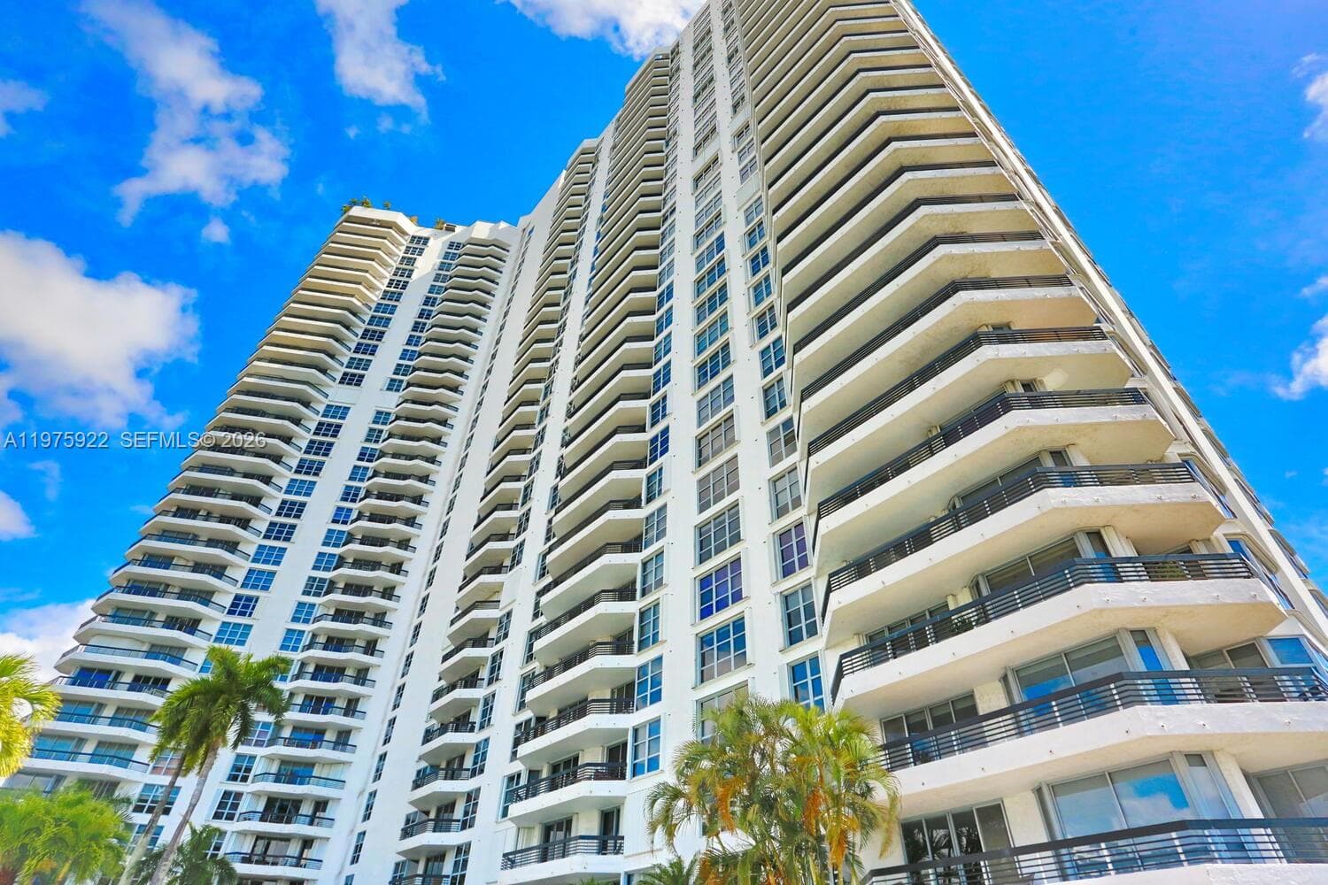 3530 Mystic Pointe Dr # 2807, Aventura, FL 33180